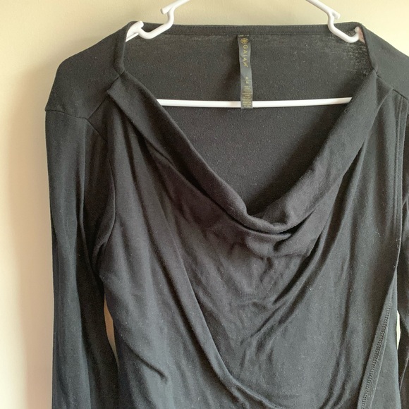 Gaiam Black Draped Long Sleeve Tee T-shirt - Picture 3 of 6